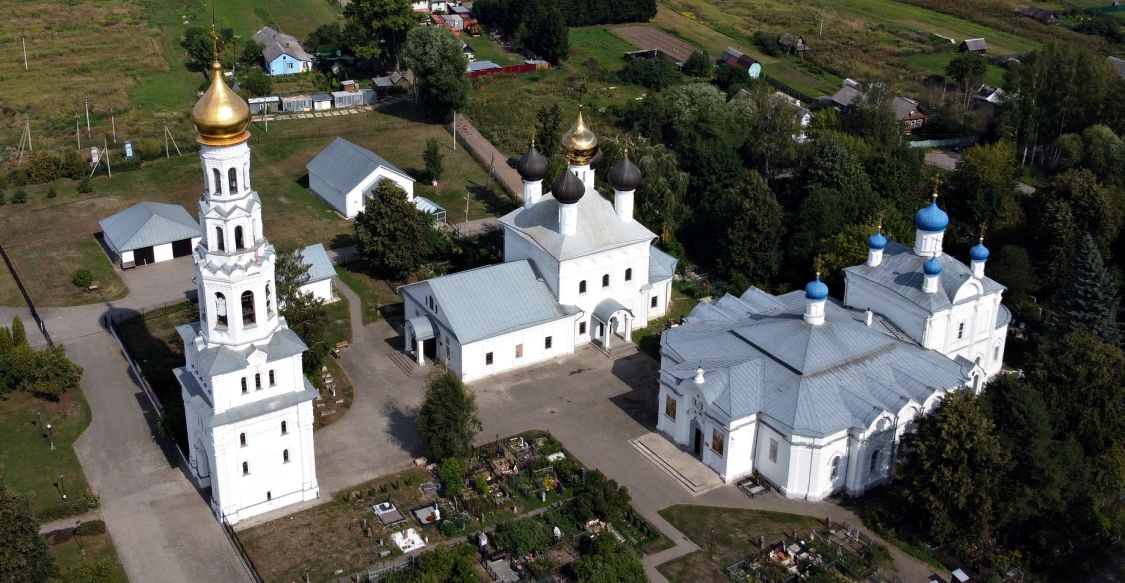 Завидово. Ансамбль Успенской и Троицкой церквей. фасады