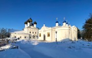 Храмовый комплекс. Церкви Успения Пресвятой Богородицы и Троицы Живоначальной, Вид от воскресной школы:<br>, Завидово, Конаковский район, Тверская область