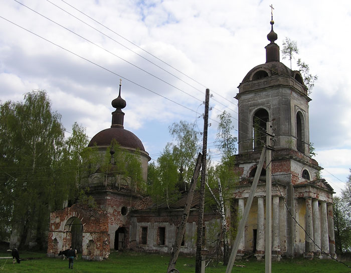 Фёдоровское. Церковь Успения Пресвятой Богородицы. фасады