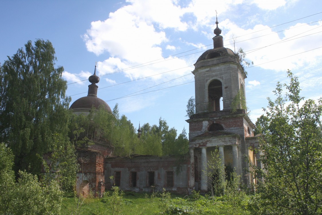 Фёдоровское. Церковь Успения Пресвятой Богородицы. фасады