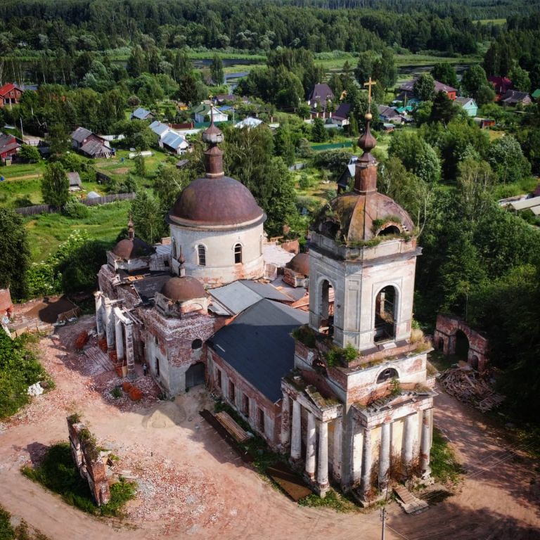 Фёдоровское. Церковь Успения Пресвятой Богородицы. фасады