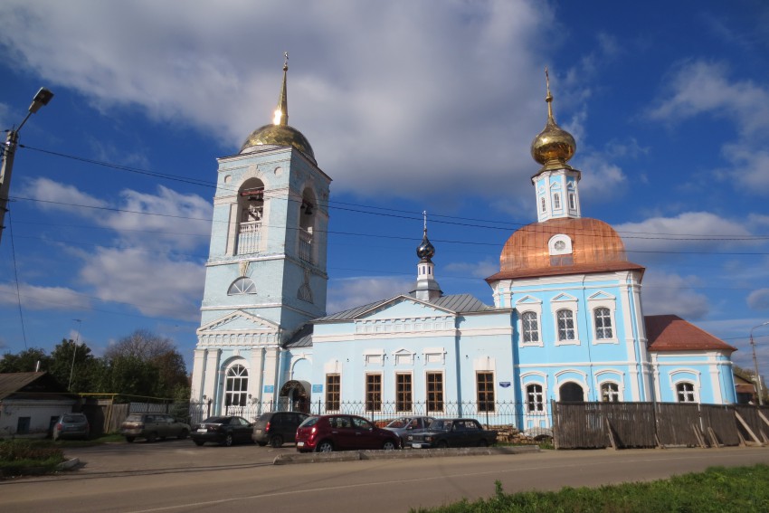 Муром. Церковь Успения Пресвятой Богородицы. общий вид в ландшафте