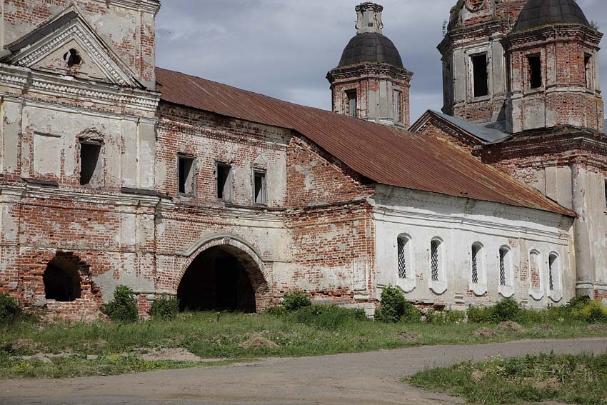 Церковь Троицы Живоначальной, Новое (Большесельский район, Ярославская область). архитектурные детали