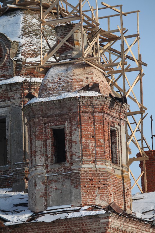 Церковь Троицы Живоначальной, Новое (Большесельский район, Ярославская область). архитектурные детали