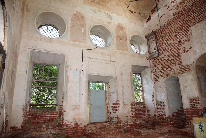 Церковь Воздвижения Креста Господня, Игрищи (Ярославский район, Ярославская область). интерьер и убранство