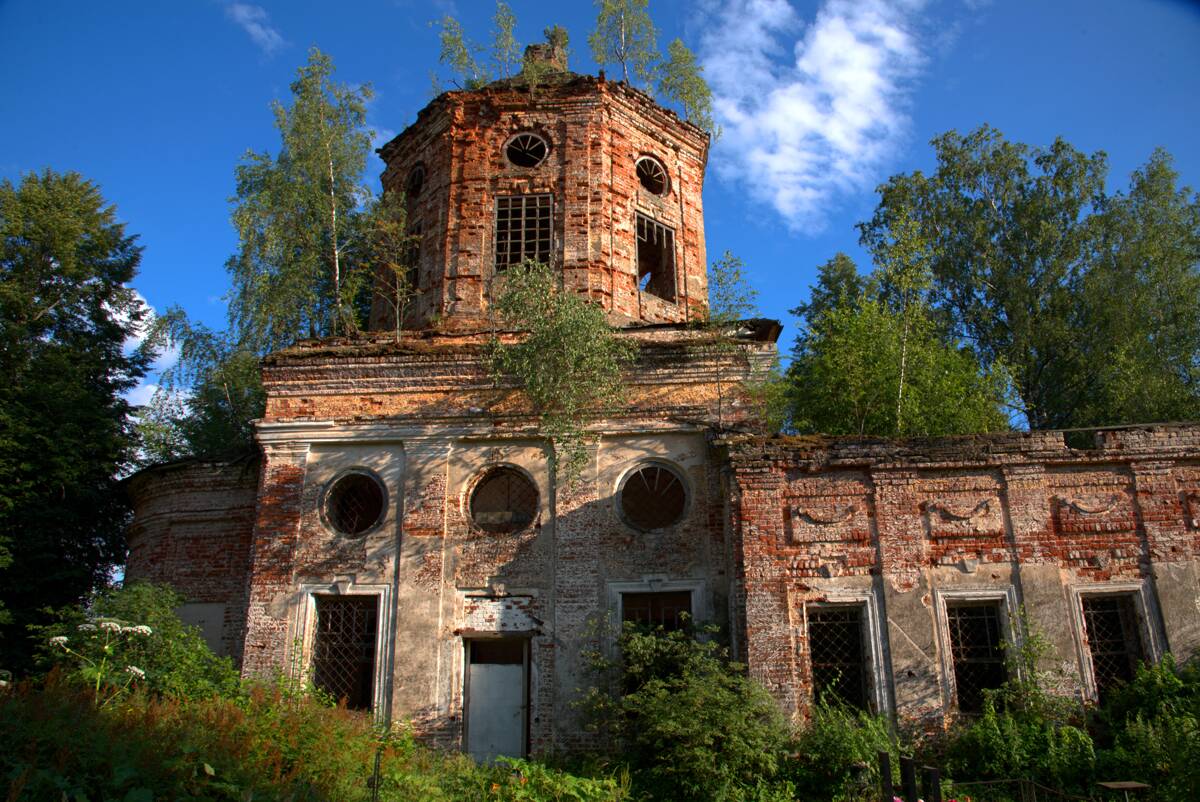 Церковь Воздвижения Креста Господня, Игрищи (Ярославский район, Ярославская область). фасады