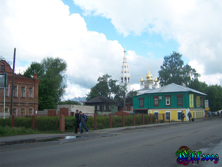 Никольский женский монастырь. Церковь Николая Чудотворца, Приволжск (Приволжский район, Ивановская область). общий вид в ландшафте, Вид с поворота на Плёс