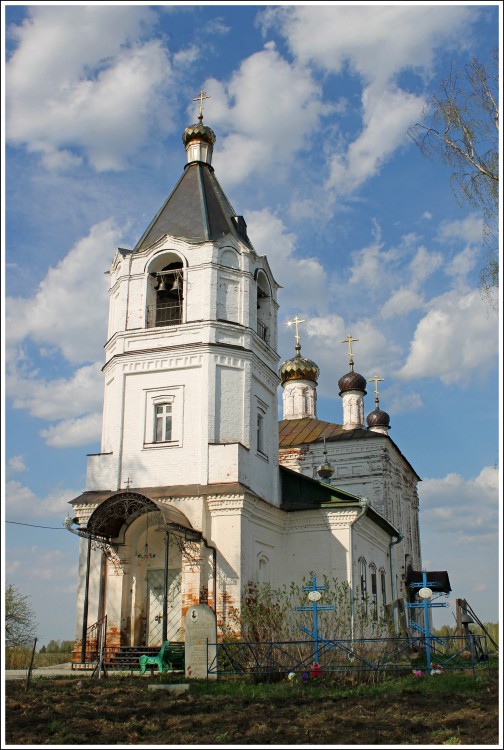 Вязовское. Церковь Воскресения Христова. общий вид в ландшафте