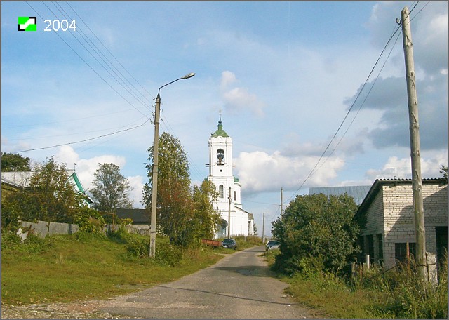Борисовское. Церковь Василия Великого. общий вид в ландшафте, Вид с запада