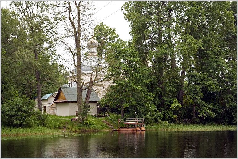 Озёра. Церковь Покрова Пресвятой Богородицы. общий вид в ландшафте