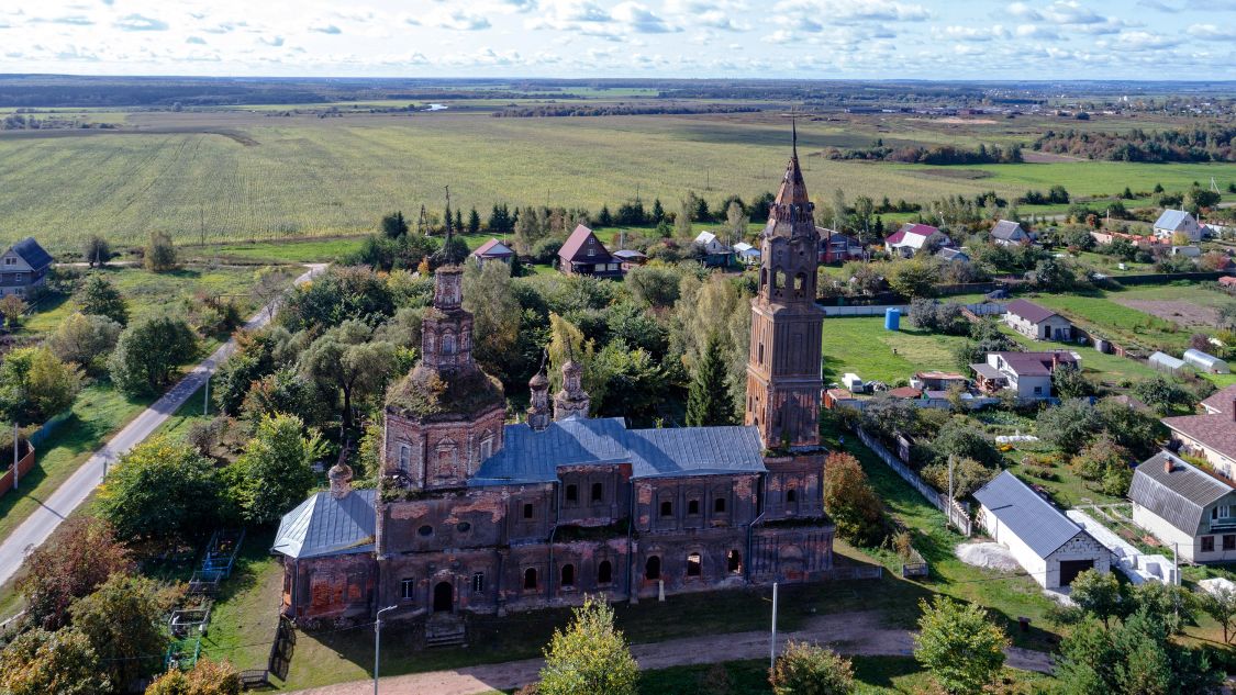 Воскресенская Слободка. Церковь Воскресения Христова. общий вид в ландшафте