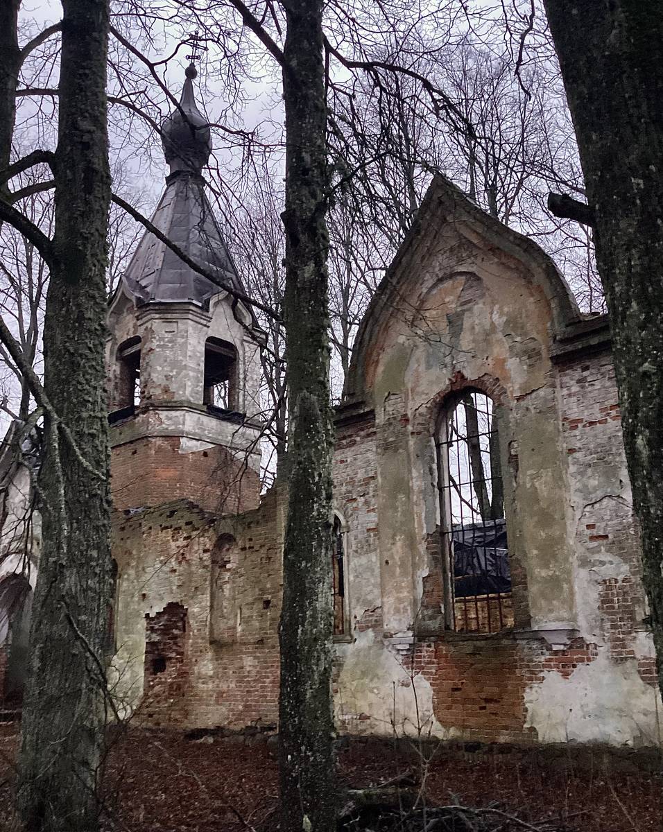 Вид с юго-востока, архитектурные детали. Церковь Илии Пророка в Калихновщине, Черма (Гдовский район, Псковская область)