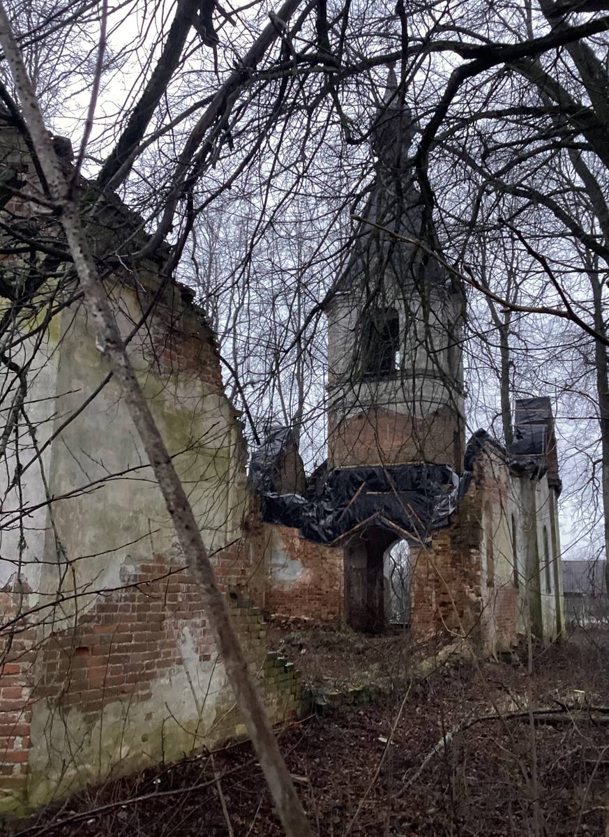 Вид с северо-востока, архитектурные детали. Церковь Илии Пророка в Калихновщине, Черма (Гдовский район, Псковская область)
