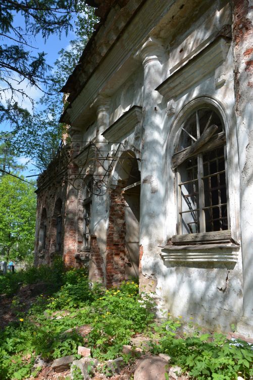 Церковь Успения Пресвятой Богородицы, Смешино (Лужский район, Ленинградская область). архитектурные детали