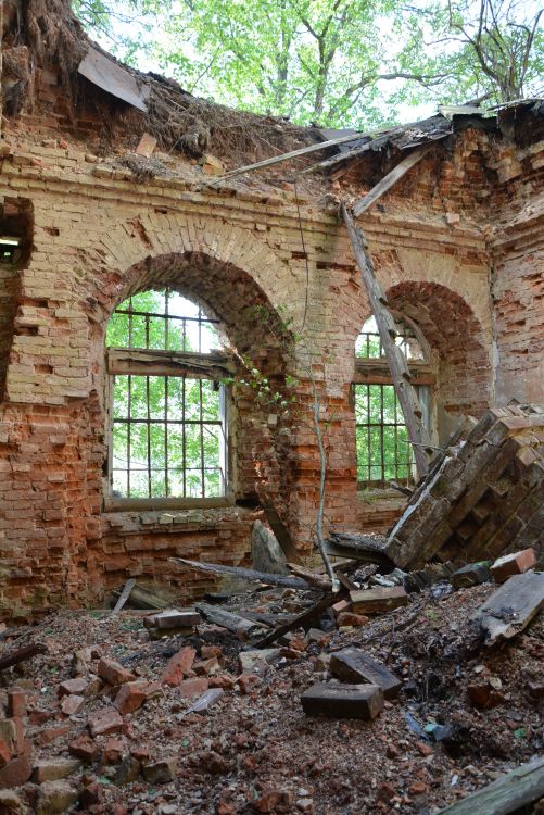 Церковь Успения Пресвятой Богородицы, Смешино (Лужский район, Ленинградская область). интерьер и убранство