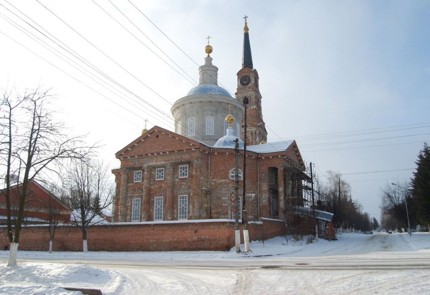 Рыльск. Собор Успения Пресвятой Богородицы. общий вид в ландшафте