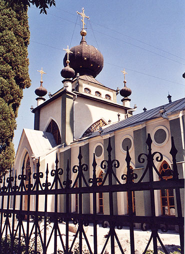 Алушта. Церковь Всех Крымских святых и Феодора Стратилата. фасады, Основной объем церкви, вид с северо-запада
