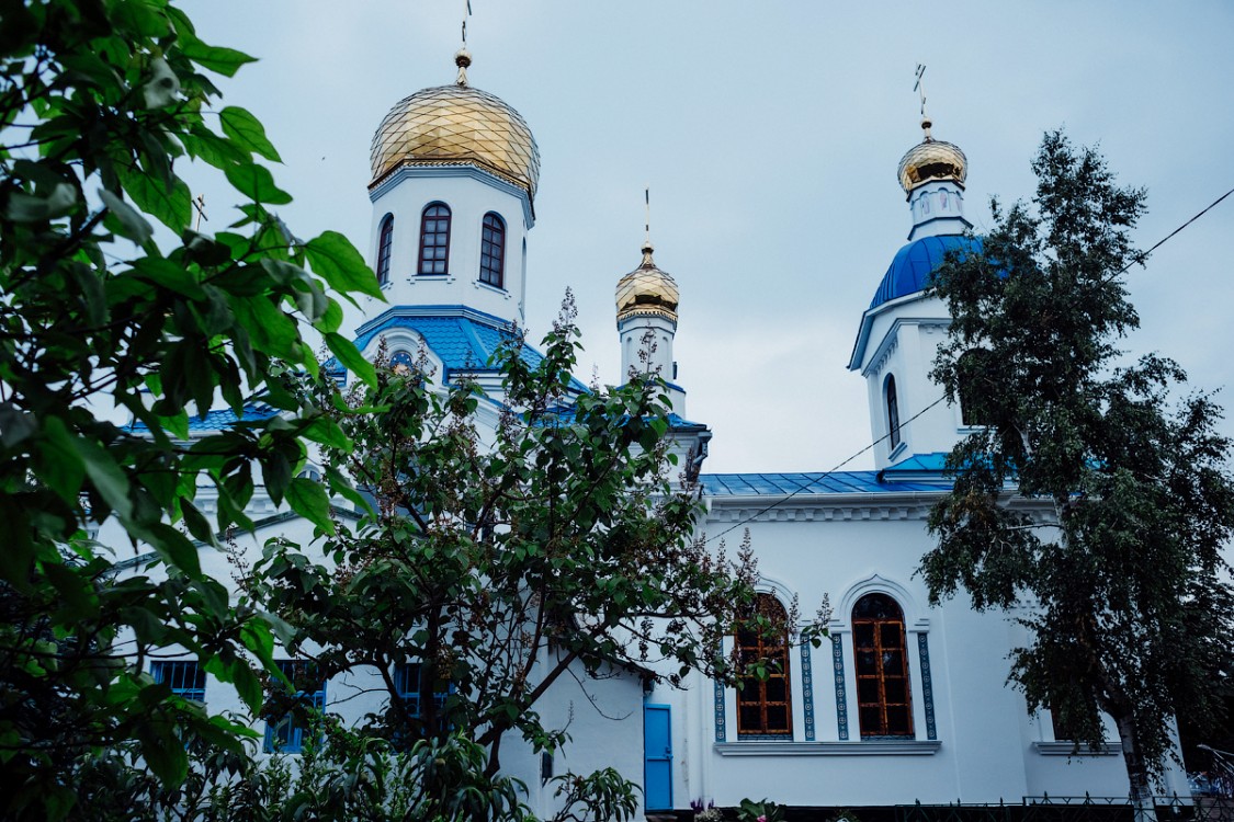 Керчь. Церковь Успения Пресвятой Богородицы в Старом Карантине. фасады, День Святой Троицы