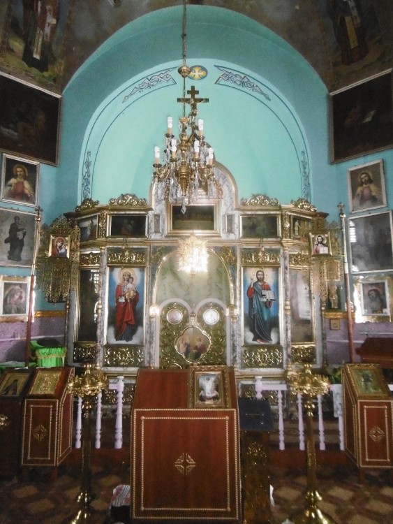 Церковь Афанасия Великого, Керчь (Керчь, город, Республика Крым). интерьер и убранство, Иконостас храма