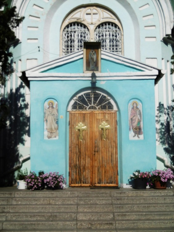 Церковь Афанасия Великого, Керчь (Керчь, город, Республика Крым). фасады, Фрагмент западного фасада церкви с главными вратами
