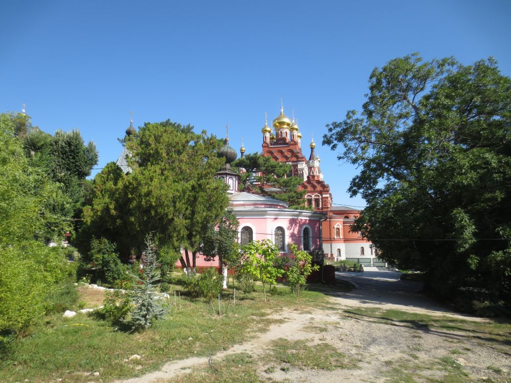 Троице-Параскевиевский Топловский монастырь, Учебное (Белогорский район, Республика Крым). фасады