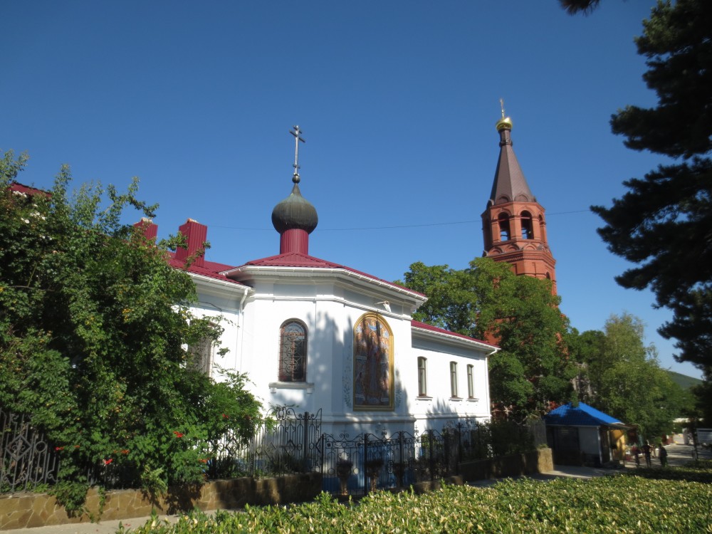 Троице-Параскевиевский Топловский монастырь, Учебное (Белогорский район, Республика Крым). фасады