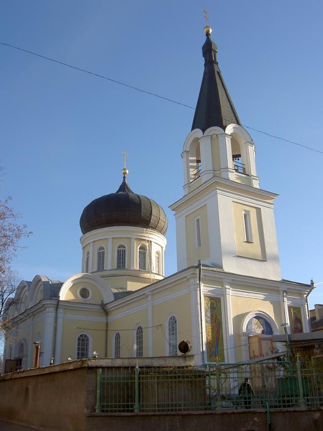 Симферополь. Кафедральный собор Петра и Павла. фасады