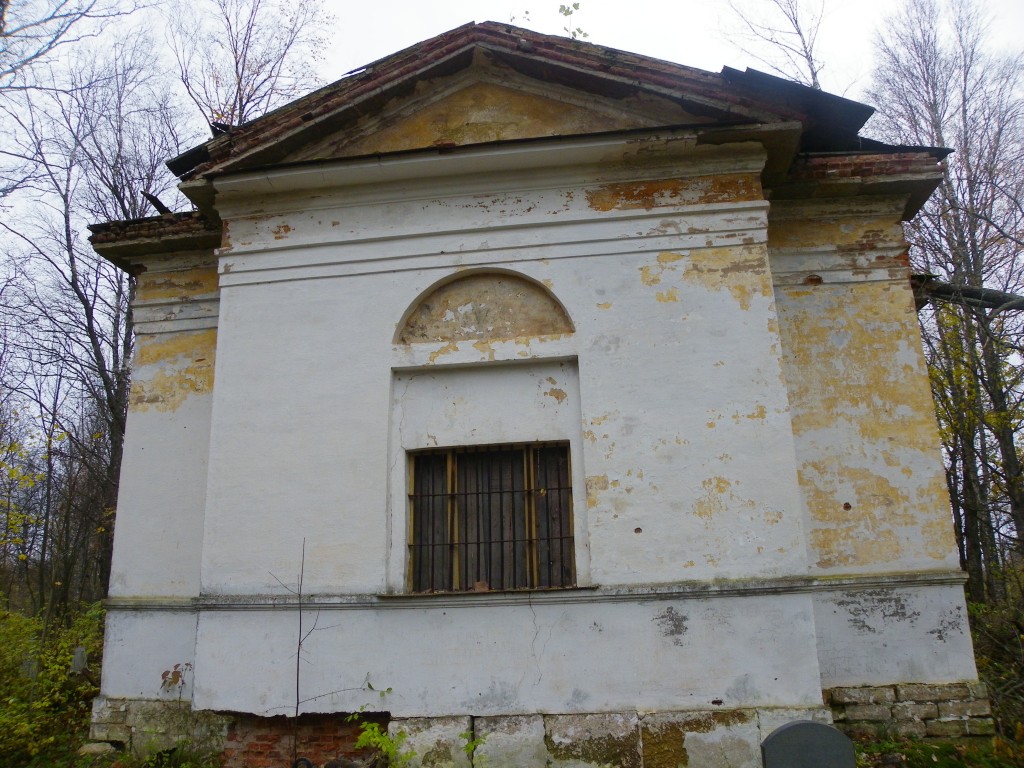 Церковь Преображения Господня, Загубье (Волховский район, Ленинградская область). фасады, Алтарная часть