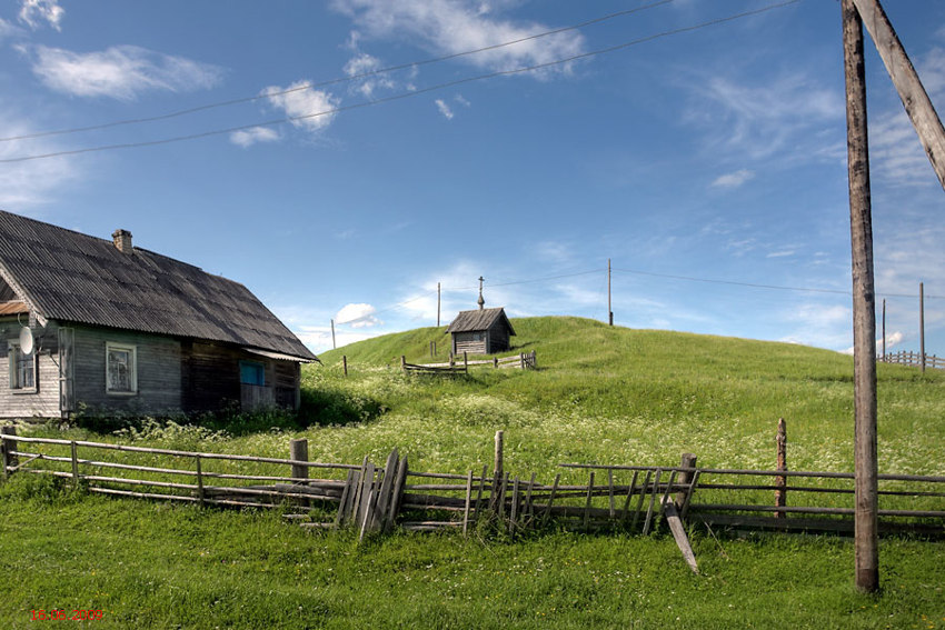 Часовня Иоанна Богослова, Шишкина (Плесецкий район, Архангельская область). общий вид в ландшафте