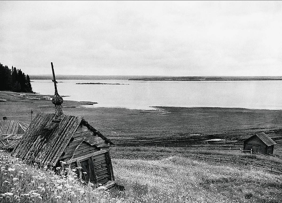 Часовня до реставрации, 1970-е годы. Архив ГАУ НПЦ (Архангельск). arhispovedniki.ru, архивная фотография. Часовня Иоанна Богослова, Шишкина (Плесецкий район и г. Мирный, Архангельская область)