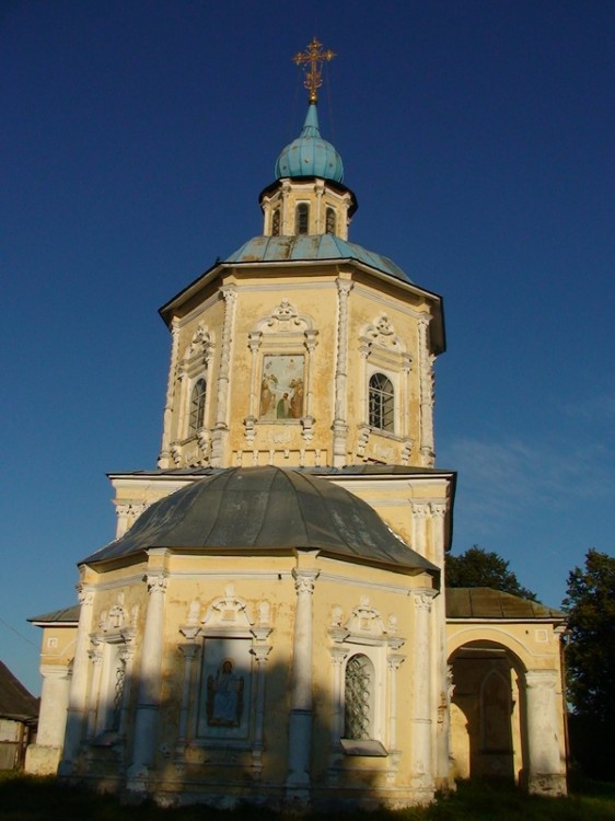 Берново. Церковь Успения Пресвятой Богородицы. фасады