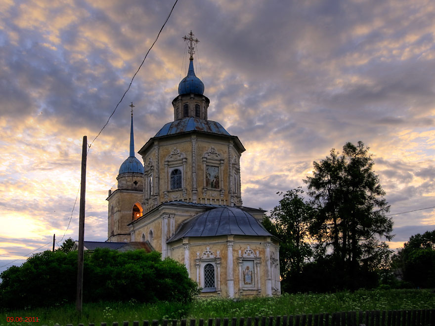 Берново. Церковь Успения Пресвятой Богородицы. фасады