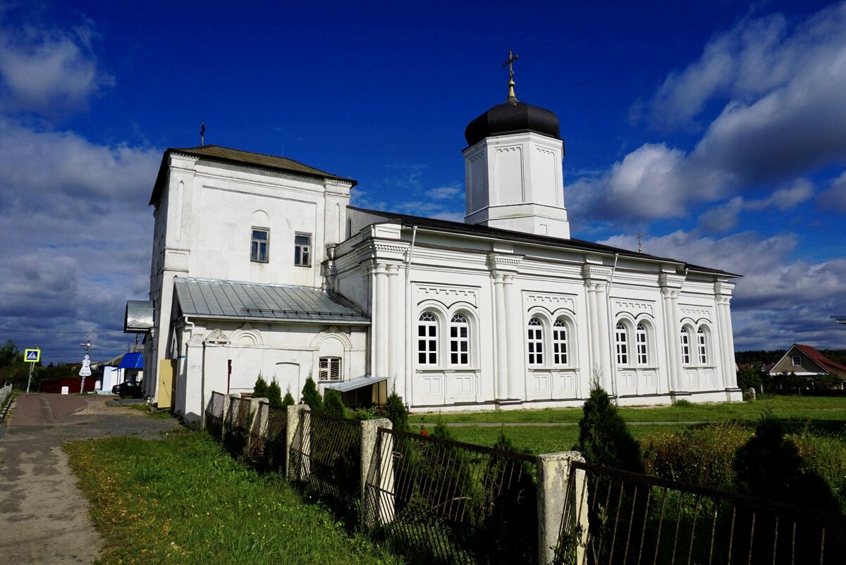 Церковь Успения Пресвятой Богородицы, Гжель (Раменский район и гг. Бронницы, Жуковский, Московская область). фасады