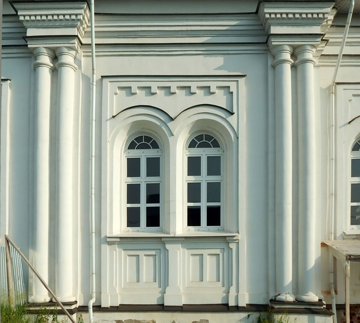 Церковь Успения Пресвятой Богородицы, Гжель (Раменский район и гг. Бронницы, Жуковский, Московская область). архитектурные детали