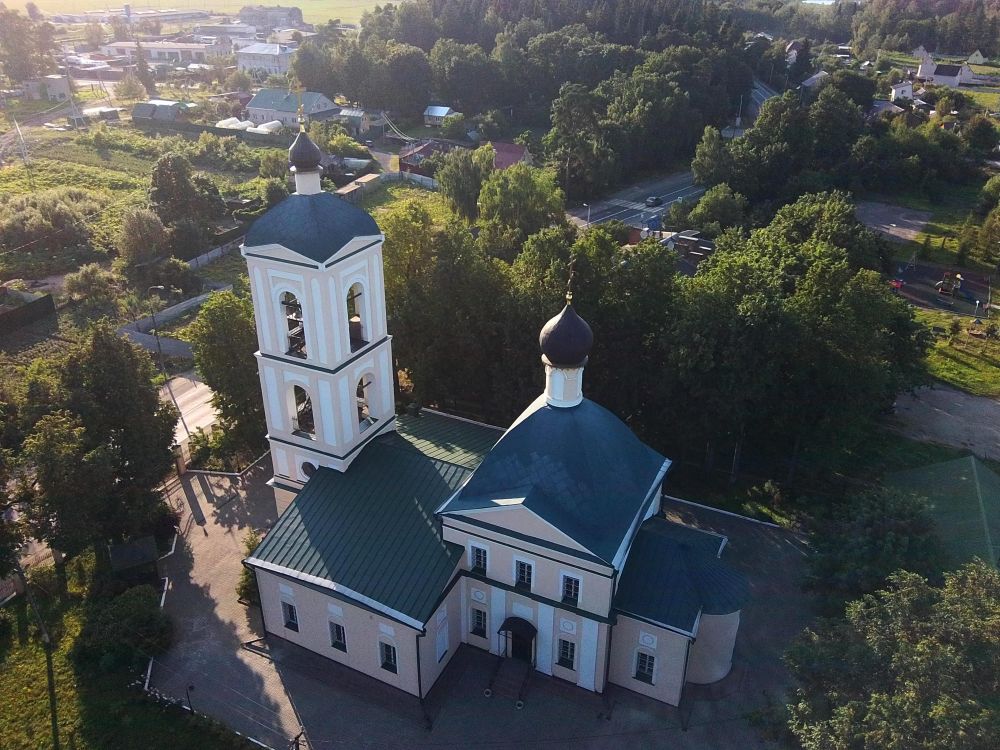 Церковь Преображения Господня, Дубки (Крымское) (Одинцовский городской округ и ЗАТО Власиха, Краснознаменск, Московская область). общий вид в ландшафте