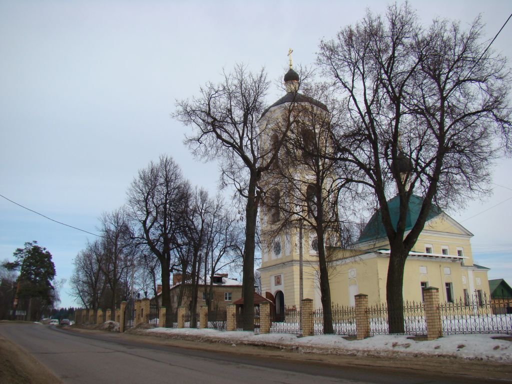 Церковь Преображения Господня, Дубки (Крымское) (Одинцовский городской округ и ЗАТО Власиха, Краснознаменск, Московская область). общий вид в ландшафте