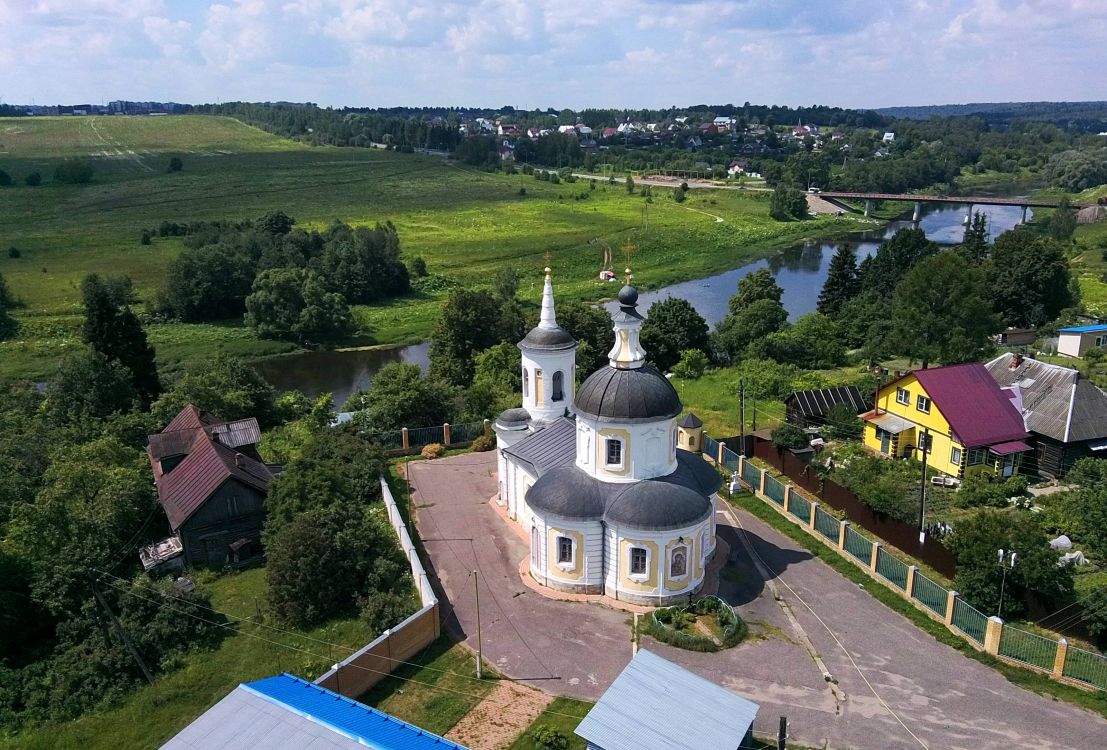 Поречье. Церковь Казанской иконы Божией Матери. общий вид в ландшафте