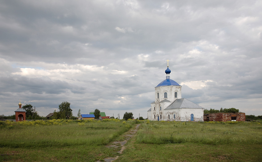 Янево. Храмовый комплекс. Церкви Казанской иконы Божией Матери и Илии Пророка. фасады