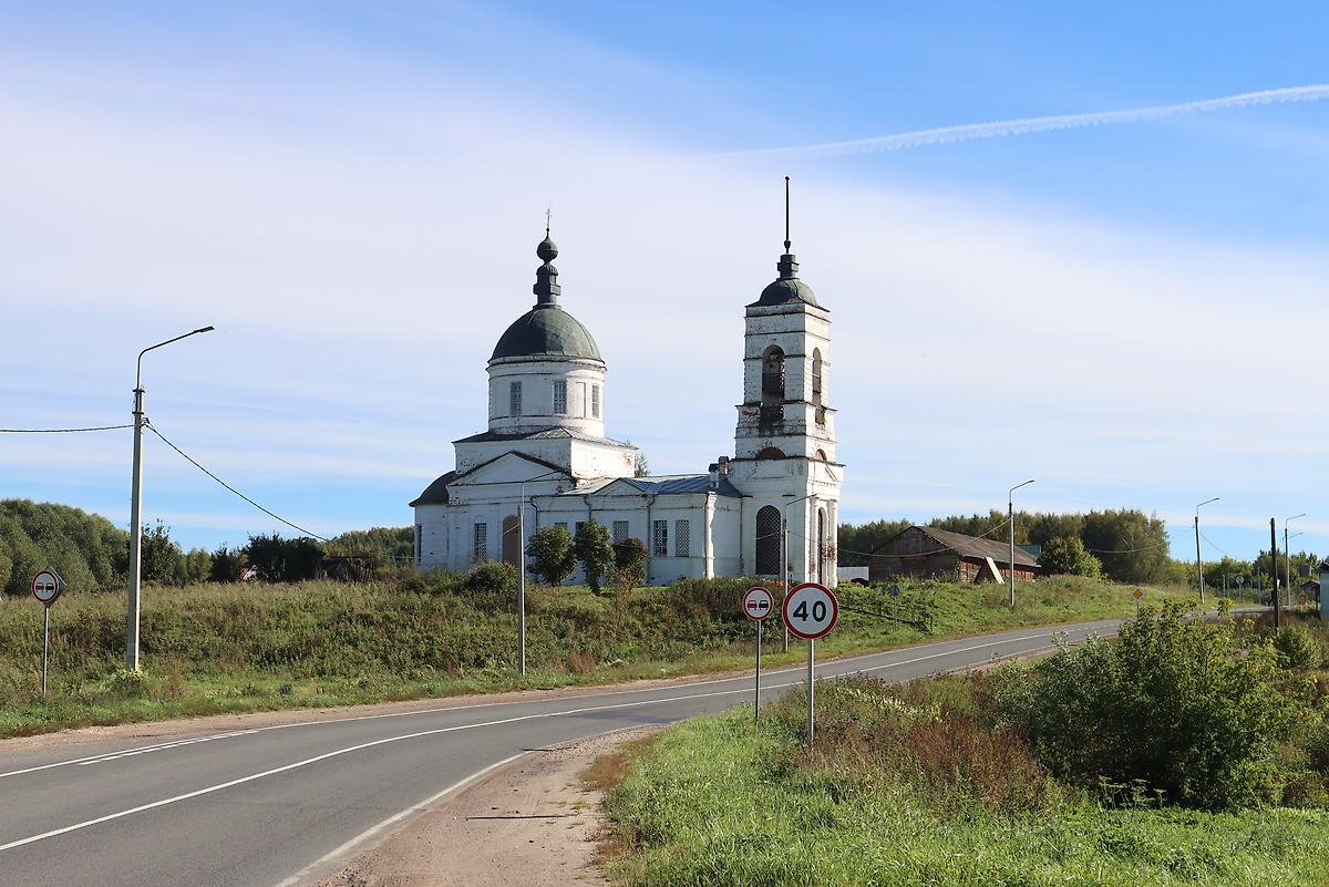 Вид с северо-запада, общий вид в ландшафте. Церковь Николая Чудотворца, Кутуково (Суздальский район, Владимирская область)