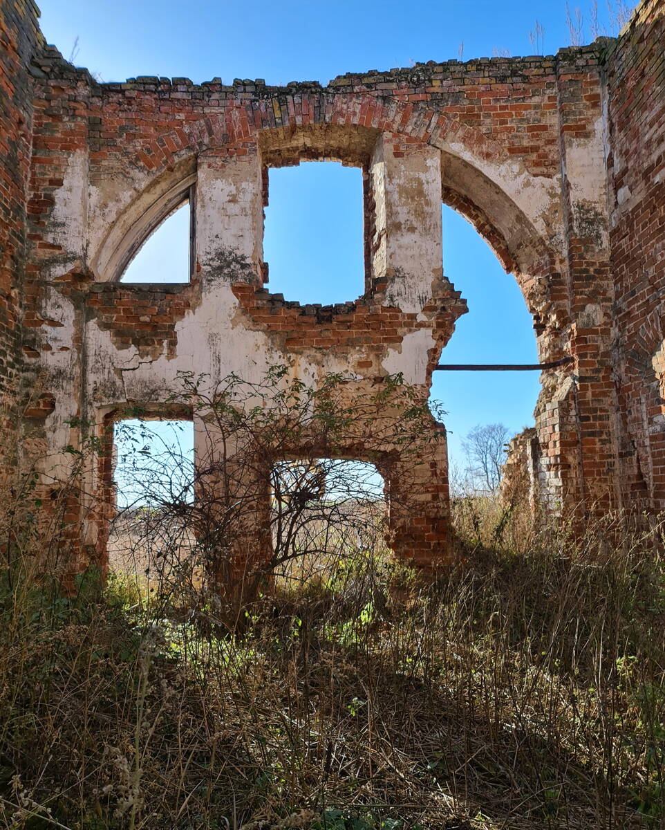 Церковь Космы и Дамиана, Яновец (Суздальский район, Владимирская область). интерьер и убранство, Руины основного объема