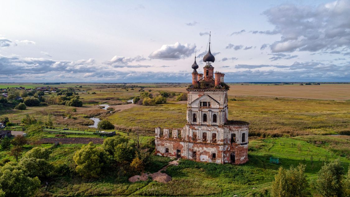 Церковь Троицы Живоначальной, Весь (Суздальский район, Владимирская область). общий вид в ландшафте