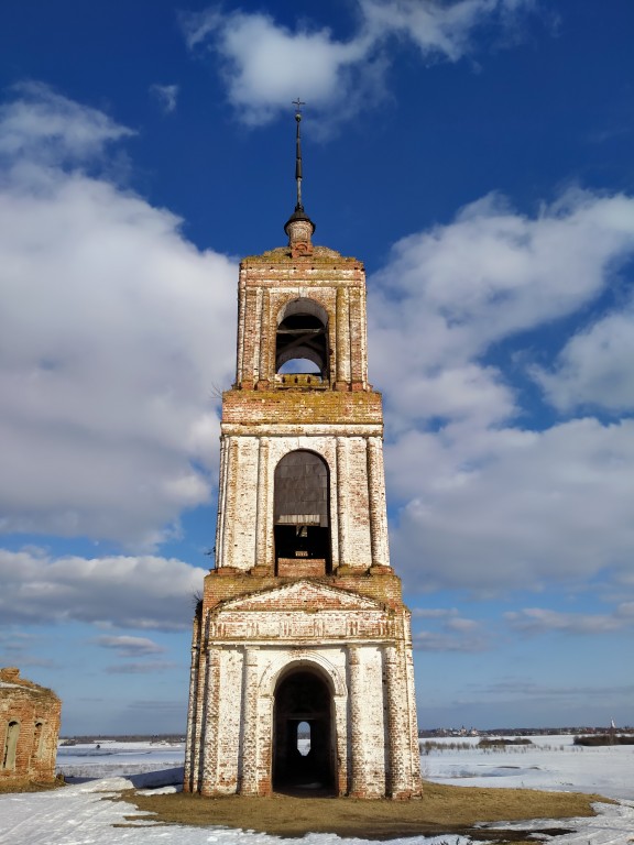 Кибол. Церковь Флора и Лавра. фасады