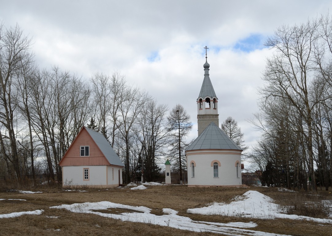 Павловское. Церковь Георгия Победоносца. общий вид в ландшафте, Вид с востока