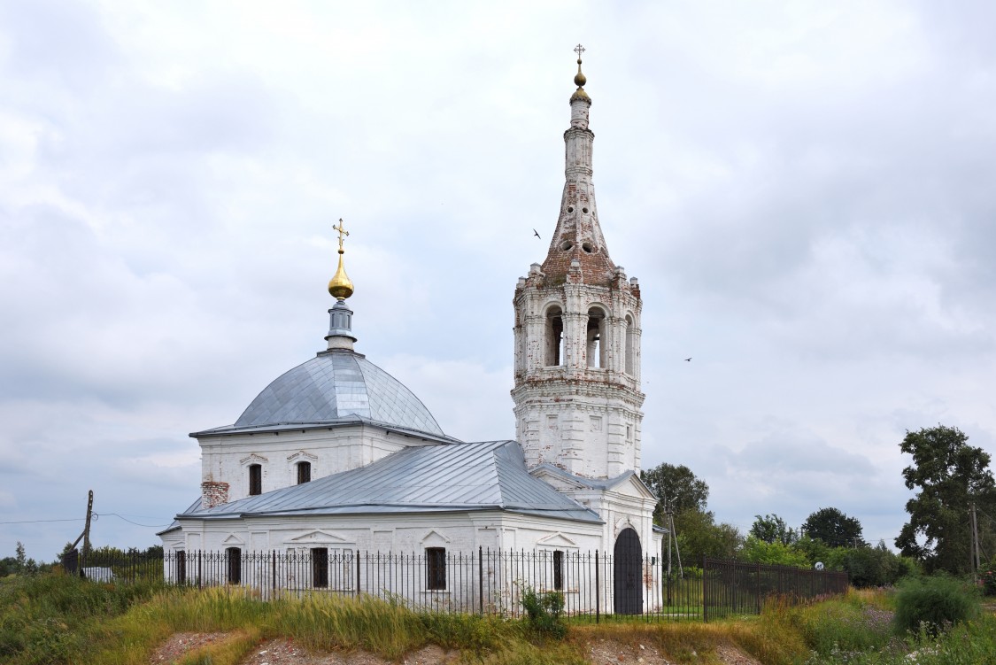 Романово. Церковь Рождества Пресвятой Богородицы. фасады