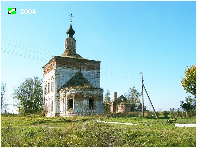 Храмовый комплекс. Церкви Троицы Живоначальной и Михаила Архангела, Абакумлево (Суздальский район, Владимирская область). фасады, Общий вид с Юго-Востока