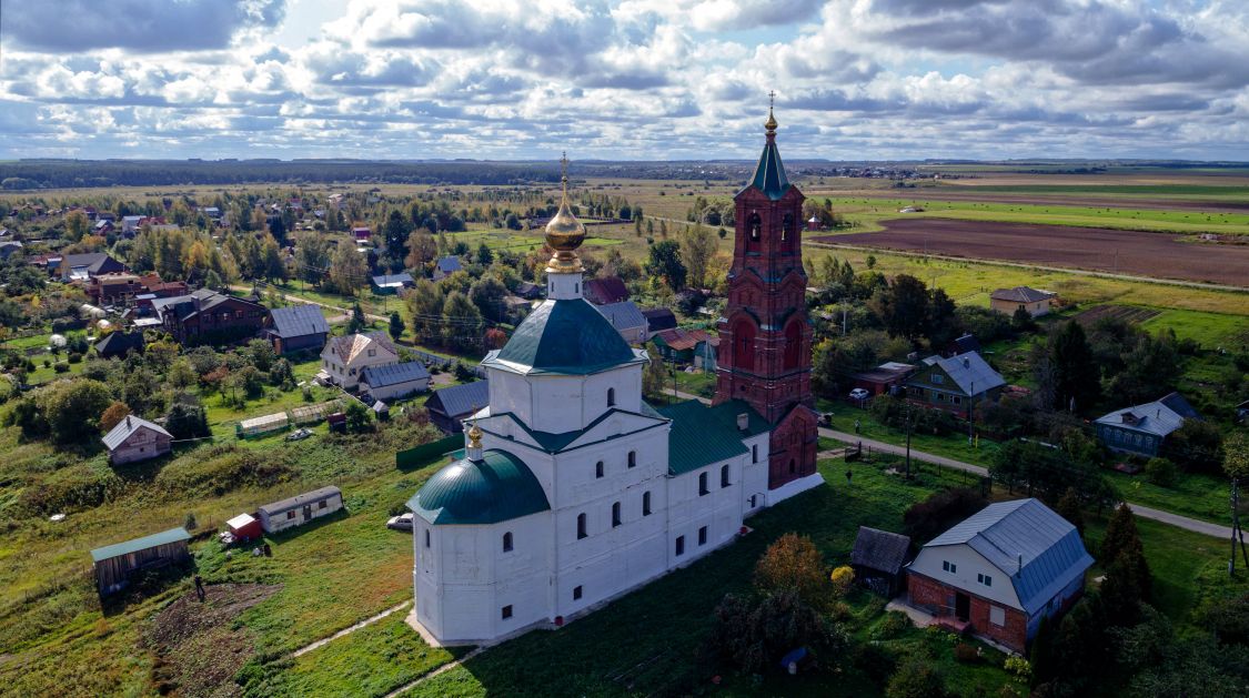 Переборово. Церковь Николая Чудотворца. общий вид в ландшафте