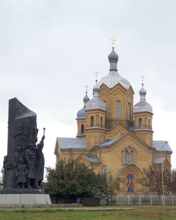 Переяслав. Церковь Успения Пресвятой Богородицы. фасады