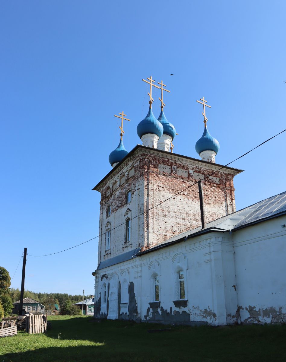Церковь Покрова Пресвятой Богородицы, Клязьминский Городок (Ковровский район и г. Ковров, Владимирская область). архитектурные детали, Основной объем и трапезная, вид с северо-запада