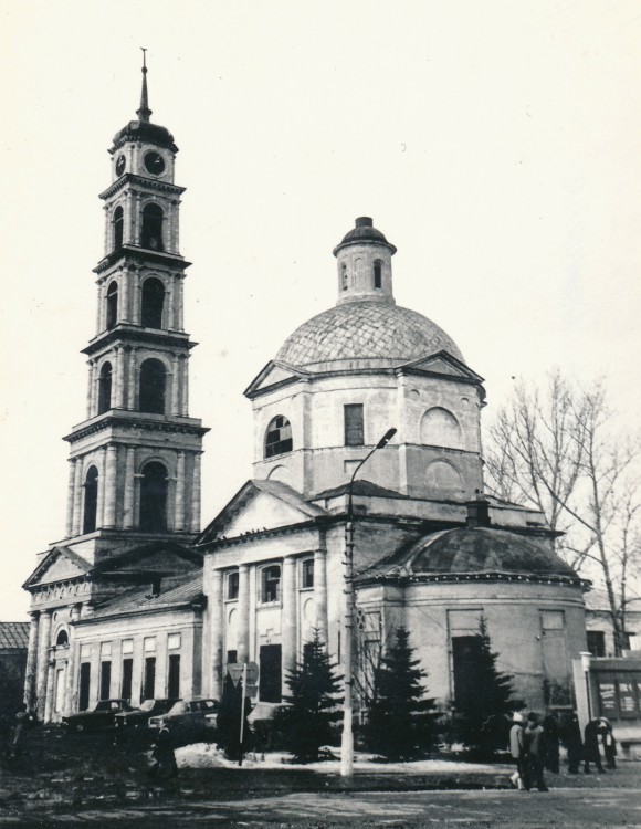 Кашира. Церковь Введения во храм Пресвятой Богородицы. фасады