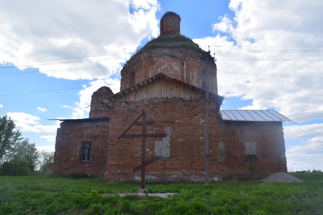 Церковь Рождества Пресвятой Богородицы, Столпово (Перемышльский район, Калужская область). фасады, вид с восточной стороны